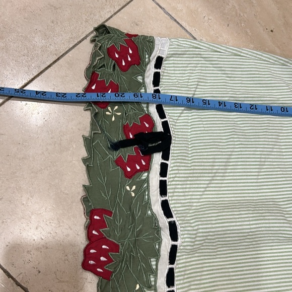 Vintage Cottage Core Strawberry Skirt - Picture 2 of 3
